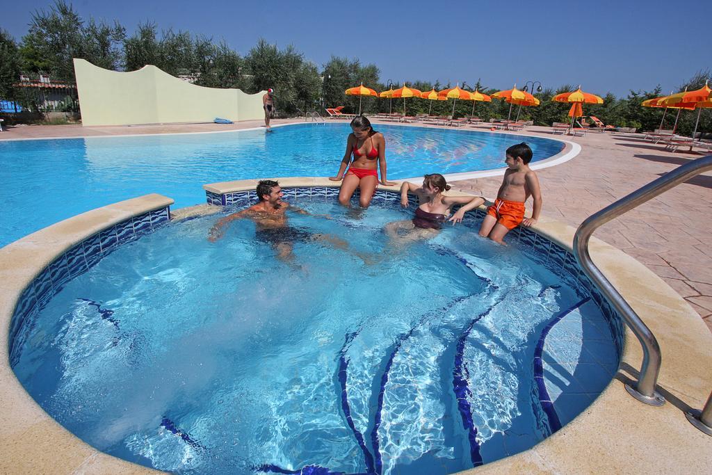 Residence Villa Candida Vieste Bagian luar foto